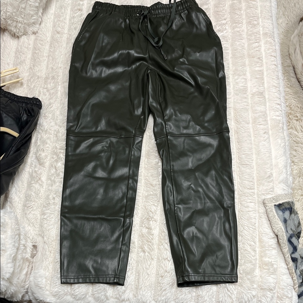 Laundry By Shelli Segal Men's Faux Leather Joggers in Dark Green